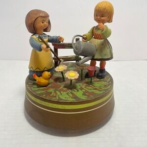 ANRI‎ Italy Hand Carved Hand Painted Wooden Music Box Girls Gardening